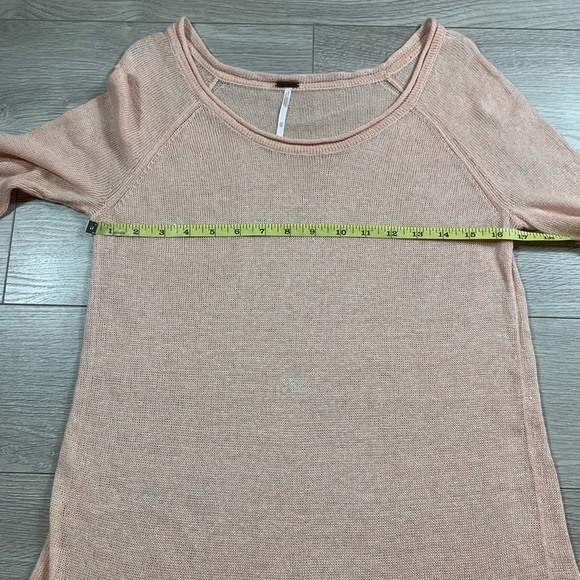 Free People Thin Knit Linen Blush Pink Tunic Sweater Ruffle Hem - Picture 7 of 9